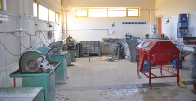 'Erkek işi' denilen sektörde 15 kadın istihdam ediyor