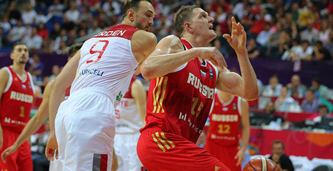 12 Dev Adam ilk maçında Rusya'ya yenildi