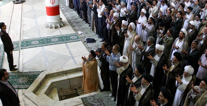 Tahran'da imam Cuma hutbesinde Rusların başarısı 
için dua etti