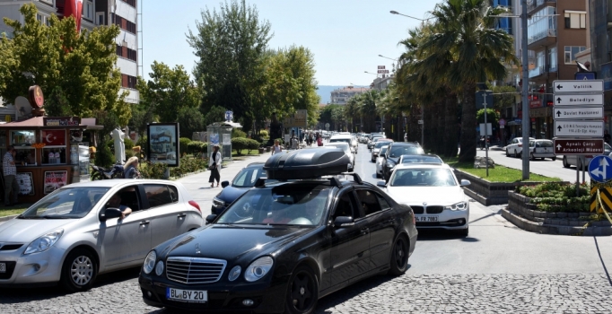 Tatilcilerin dönüş çilesi başladı