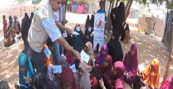 Gurbetçiler, Kenya'daki mülteci çocuklara çifte bayram yaşattı
