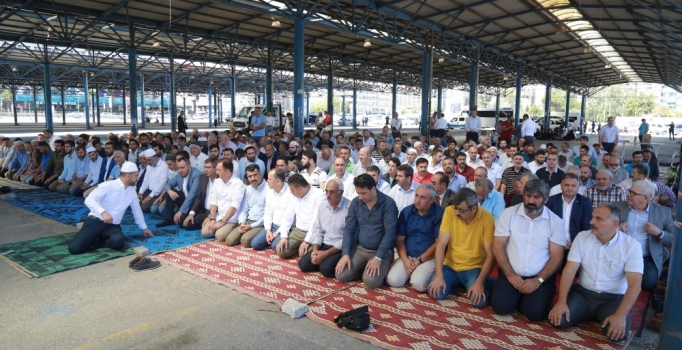 Arakan'da öldürülenler için gıyabi cenaze namazı kılındı