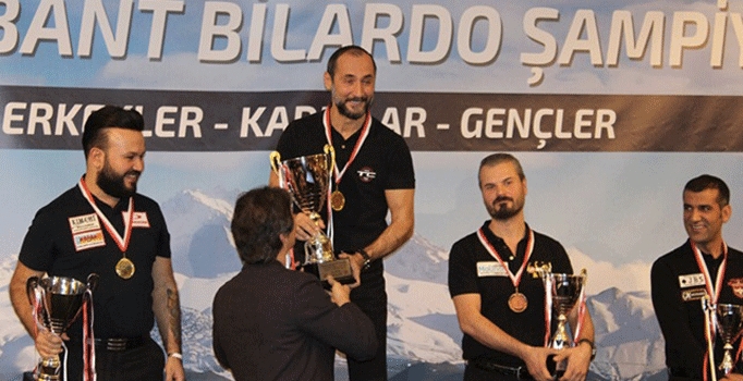 Türkiye 3 Bant Bilardo Şampiyonu Semih Saygıner