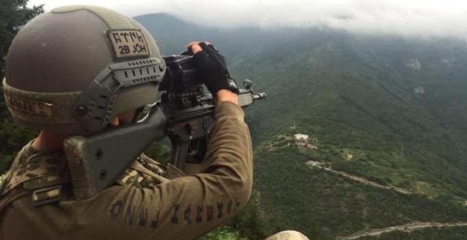 Özel ekipler Maçka’da terörist avında