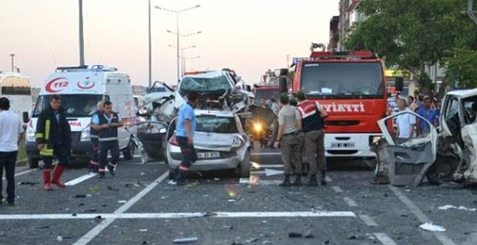 Bayram tatilinin 8 gününde trafik kazalarında bilanço ağır; 86 ölü, 384 yaralı