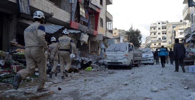 Rus uçakları Azez'e saldırdı: En az 15 ölü