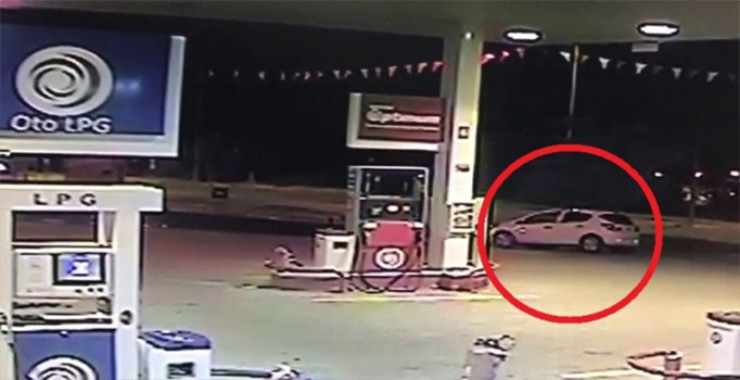 Şoförsüz araç benzin istasyonunda tur attı | Iğdır haberleri