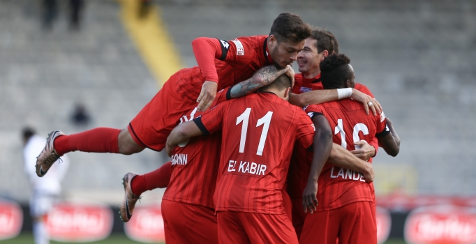 9 kişi kalan Gaziantepspor, Gençlerbirliği ile 2-2 berabere kaldı