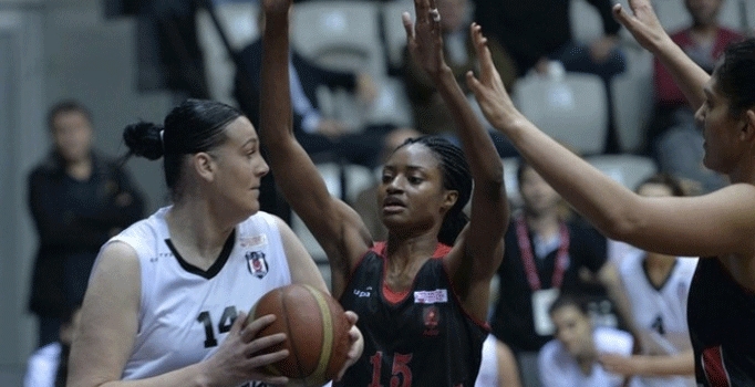 AGÜ Beşiktaş'ı devirdi