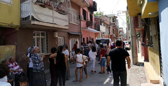 Şiddet gören kadının intikamı mahalleyi ayağa kaldırdı