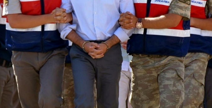 Darbeci general Sönmezateş eşinden boşandı