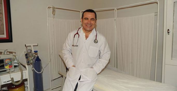 Ünlü şarkıcı Ferhat Göçer bakanlığa danışman oldu