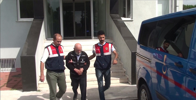 77 yaşındaki kuryede 340 bin liralık sahte dolar