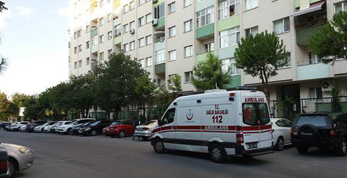 Son dakika! Ataköy'de binadan parka ateş açıldı: 2 yaralı