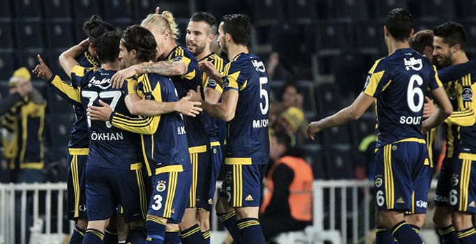 Fenerbahçe Süper Lig'de Nani ile liderliğe yükseldi