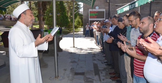 Kayseri’de, öldürülen Arakanlı Müslümanlar için gıyabi cenaze namazı