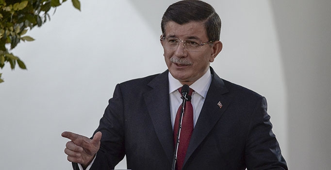 Davutoğlu: Rusya, Türkmenlere etnik temizlik yapıyor