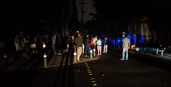 Meksika'da 8 büyüklüğünde deprem