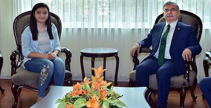 "2 saatlik uykuyla Hacettepe Tıp'ı kazandım" dedi bakan dahil herkesi kandırdı