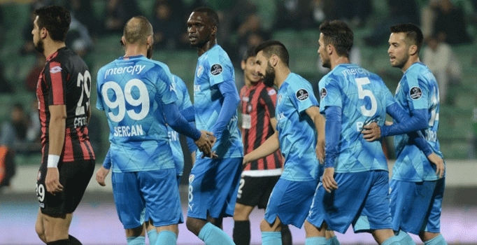 Bursaspor Ziraat Türkiye Kupası 3. tur maçında UTAŞ Uşakspor'u 3-0 yendi