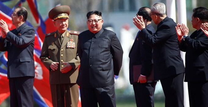 Kuzey Kore lideri Kim Jong hidrojen bombası için parti verdi