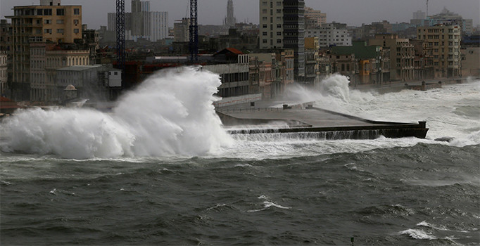Irma kasırgası Florida eyaletine ulaştı, 6,3 milyon insan tahliye edildi