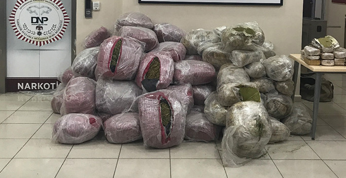 Diyarbakır'da 637 kilogram esrar ele geçirildi