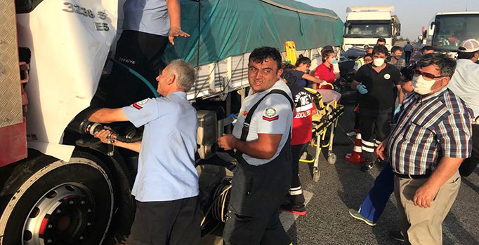 Eskişehir'de anız yangını zincirleme kazaya neden oldu