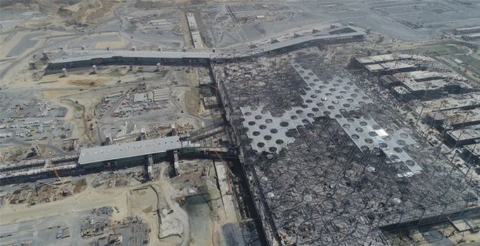 Üçüncü havalimanının yolcu köprüleri ilk kez görüntülendi