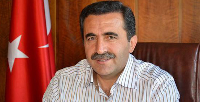 Eski belediye başkanına FETÖ'den tahliye