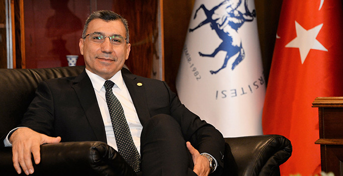 Son dakika! Dokuz Eylül Üniversitesi Rektörü Prof. Dr. Adnan Kasman görevden alındı