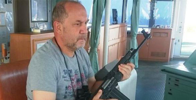 Terfi beklerken emekli olan Balyoz mağduru Albay, kömür gemisinde nöbet tutuyor