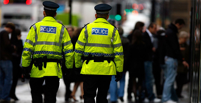 Son dakika! Londra metrosunda polis müdahalesi