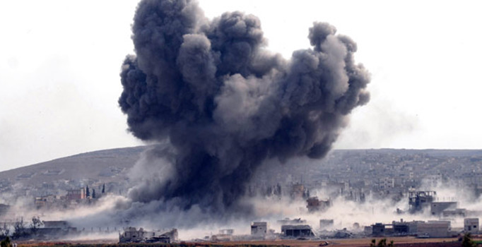 Deyrizor’daki mülteci kampına saldırı: En az 100 sivil hayatını kaybetti