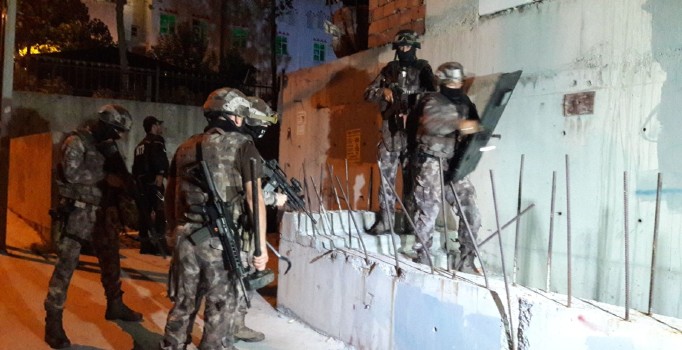 Esenyurt'ta helikopter destekli uyuşturucu operasyonu