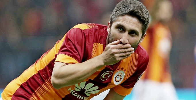 Galatasaray Sabri Sarıoğlu'nun sözleşmesindeki otomatik uzar maddesini iptal etti