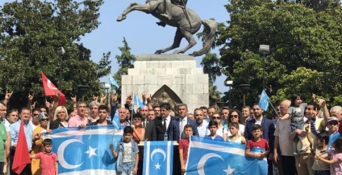 Samsun'da Barzani'nin referandum kararı protesto edildi