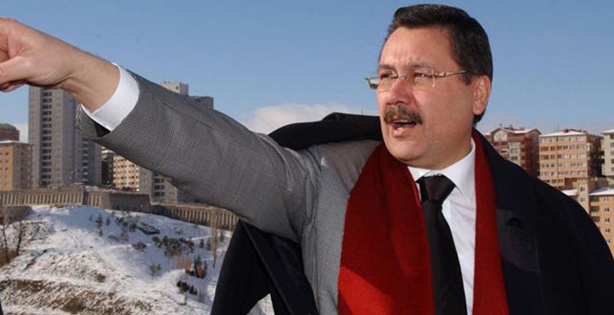 Melih Gökçek'ten Aylin Nazlıaka'ya: Seni Kılıçdaroğlu'na yedirmeyiz