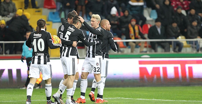 Beşiktaş Kayserispor engelini Sosa ve Gomez'le aştı