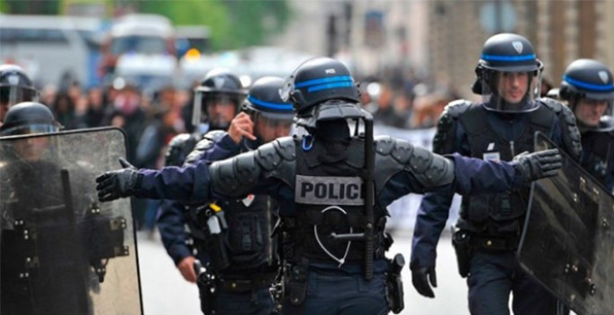 Fransa’da memurlar greve gidiyor