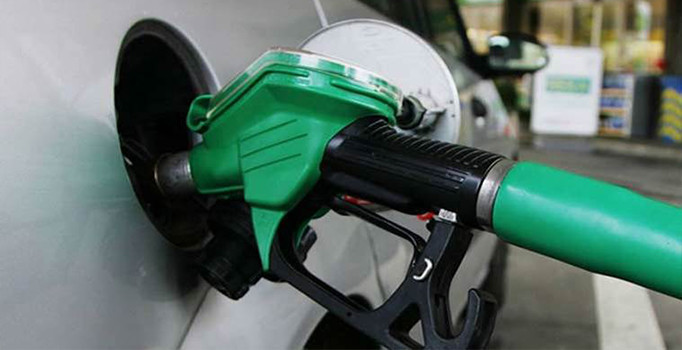 Son dakika! Benzine 16 kuruş indirim geldi | Ekonomi haberleri