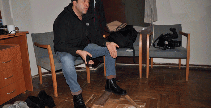 Emre Kınay'dan Tekirdağ Belediyesi'ne tiyatro salonu eleştirisi