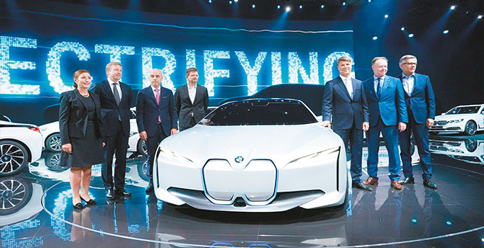 ABD’nin Tesla’sına karşı Almanya’nın BMW hamlesi