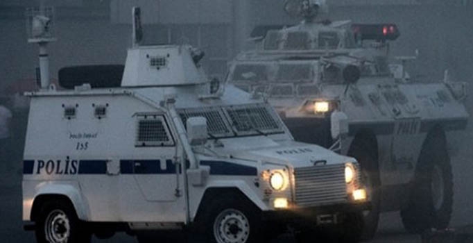 Sur'da polise roketatarlı saldırı: 1'i ağır 4 yaralı