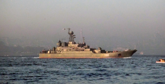 Boğaz'da Rus ve Türk savaş gemisi karşılaştı