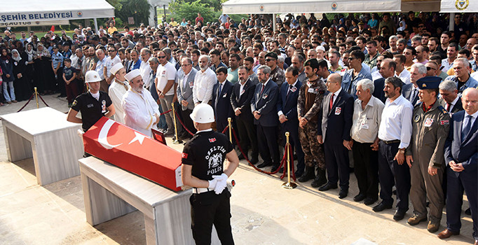 Adanalı şehit son yolculuğuna uğurlandı