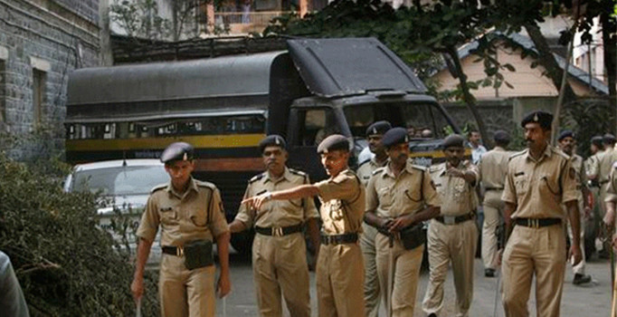 Hindistan'da dini törende izdiham: 3 ölü