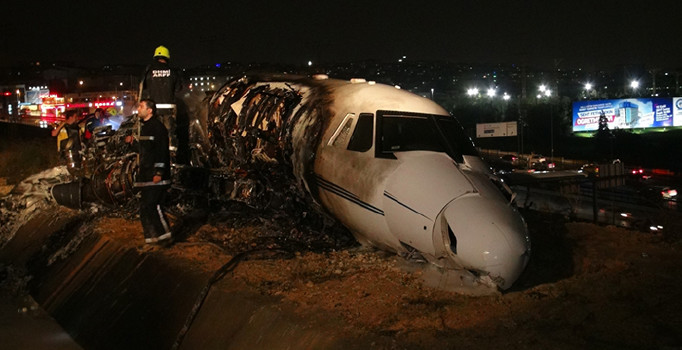 Ünlü şarkıcının eşi şans eseri o jette değildi