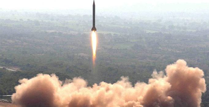 Ruhani: Füze, Suudi Arabistan'ın saldırılarına cevaptı