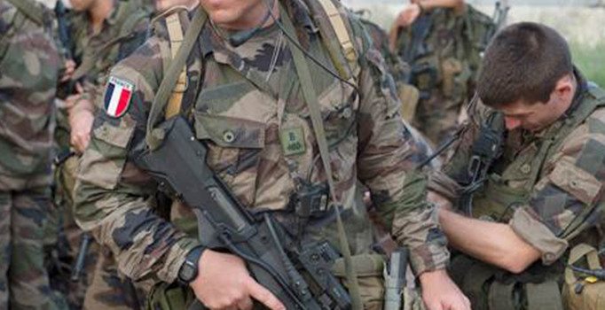 Suriye'de bir Fransız asker çatışmalarda öldü